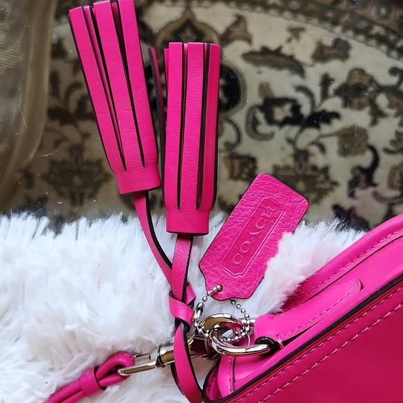 New NWOT Coach Legacy Leather Fuchsia Pink Penny Crossbody Purse 19914 RARE! - Picture 4 of 15